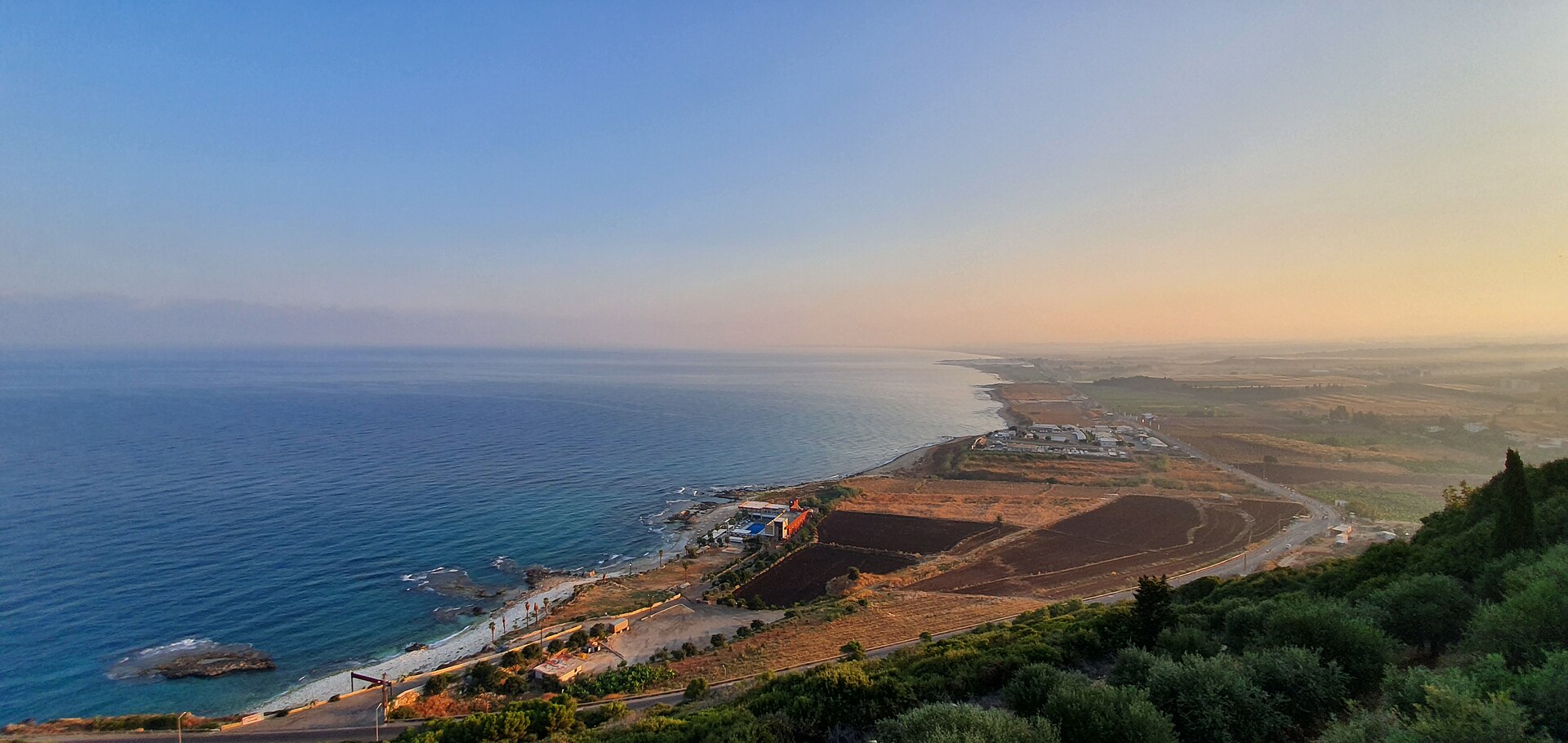 The Reconstruction Vacuum in Lebanon